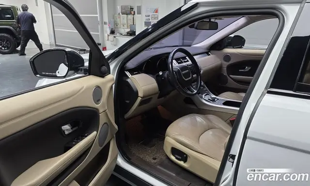 Land Rover Range Rover Evoque 2016 2.0 автомат (гидро), миниатюра 10 Land Rover Range Rover Evoque 2016 2.0 автомат (гидро), миниатюра 10