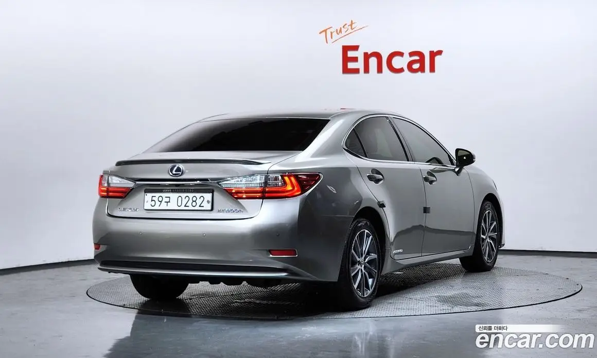 Lexus ES 2016 2.5 автомат (гидро), фото 2 Lexus ES 2016 2.5 автомат (гидро), фото 2