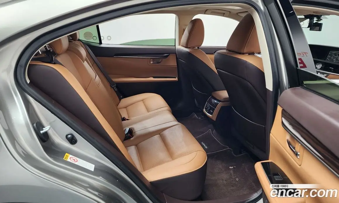 Lexus ES 2016 2.5 автомат (гидро), фото 11 Lexus ES 2016 2.5 автомат (гидро), фото 11
