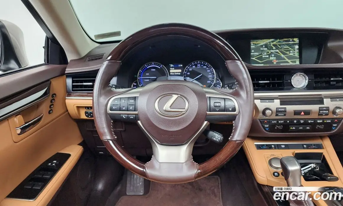 Lexus ES 2016 2.5 автомат (гидро), фото 13 Lexus ES 2016 2.5 автомат (гидро), фото 13