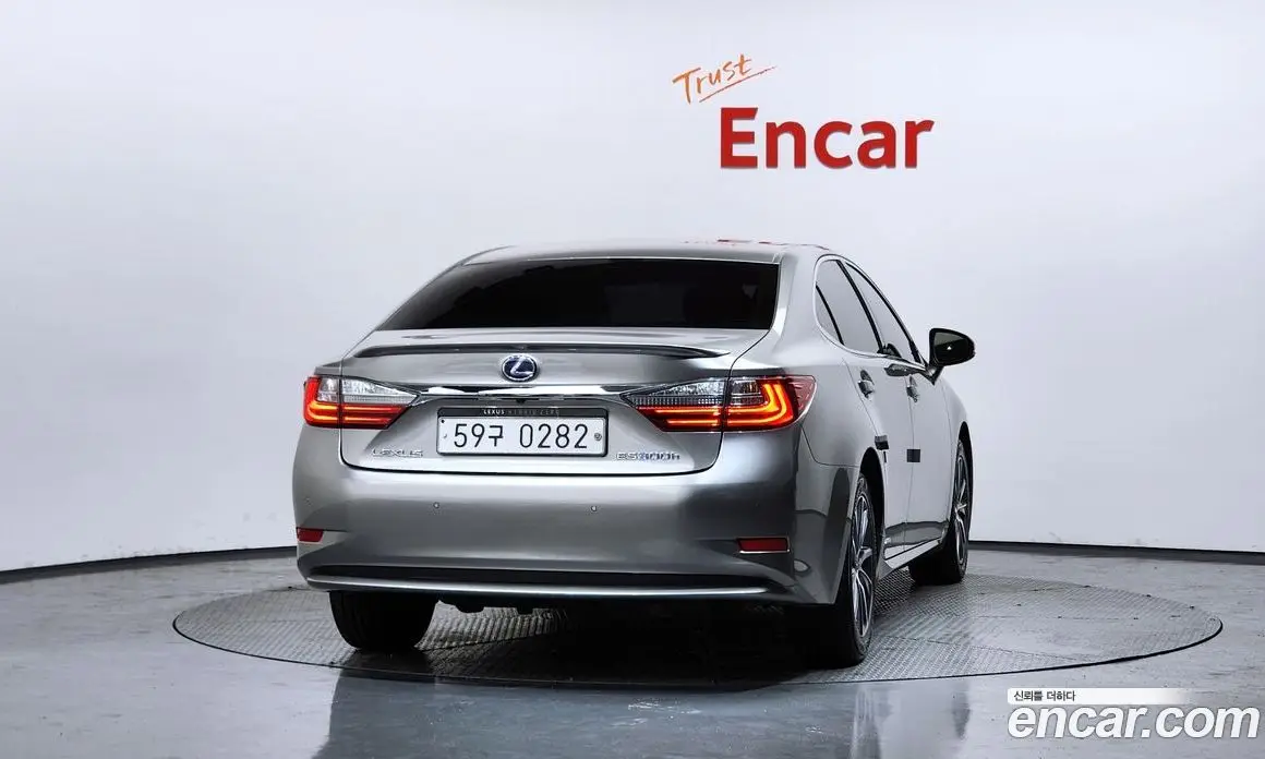 Lexus ES 2016 2.5 автомат (гидро), фото 4 Lexus ES 2016 2.5 автомат (гидро), фото 4