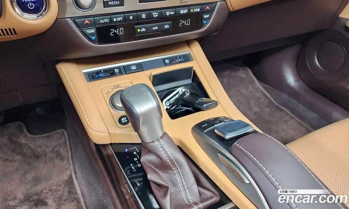 Lexus ES 2016 2.5 автомат (гидро), фото 9 Lexus ES 2016 2.5 автомат (гидро), фото 9