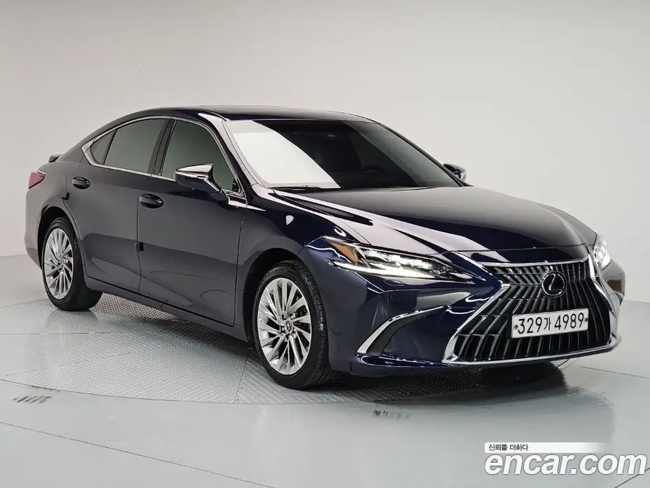 Lexus ES 2023 2.5 автомат (гидро), фото 2 Lexus ES 2023 2.5 автомат (гидро), фото 2