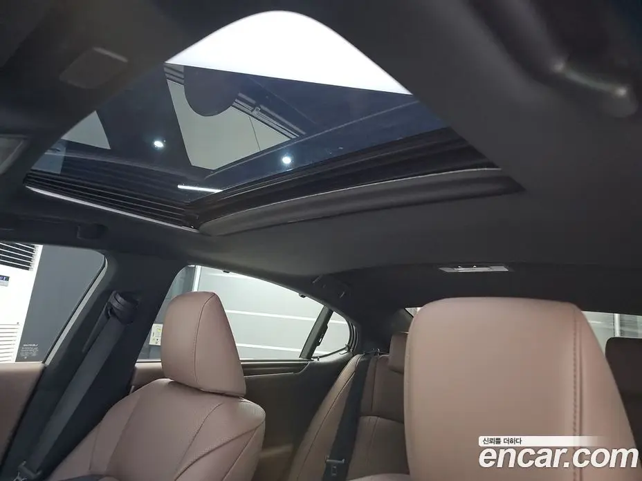 Lexus ES 2023 2.5 автомат (гидро), фото 16 Lexus ES 2023 2.5 автомат (гидро), фото 16