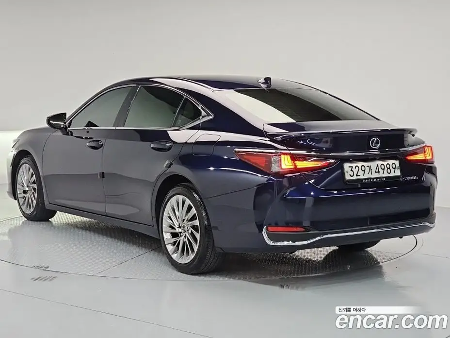 Lexus ES 2023 2.5 автомат (гидро), фото 3 Lexus ES 2023 2.5 автомат (гидро), фото 3