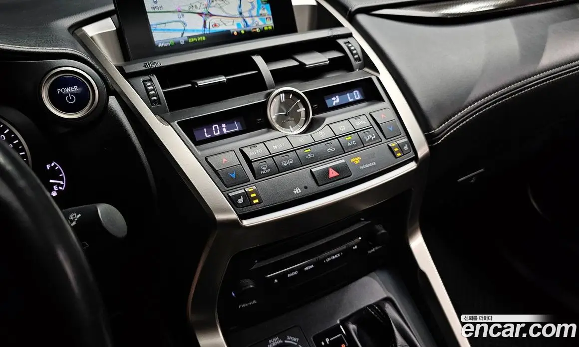 Lexus NX 2017 2.5 автомат (гидро), фото 17 Lexus NX 2017 2.5 автомат (гидро), фото 17