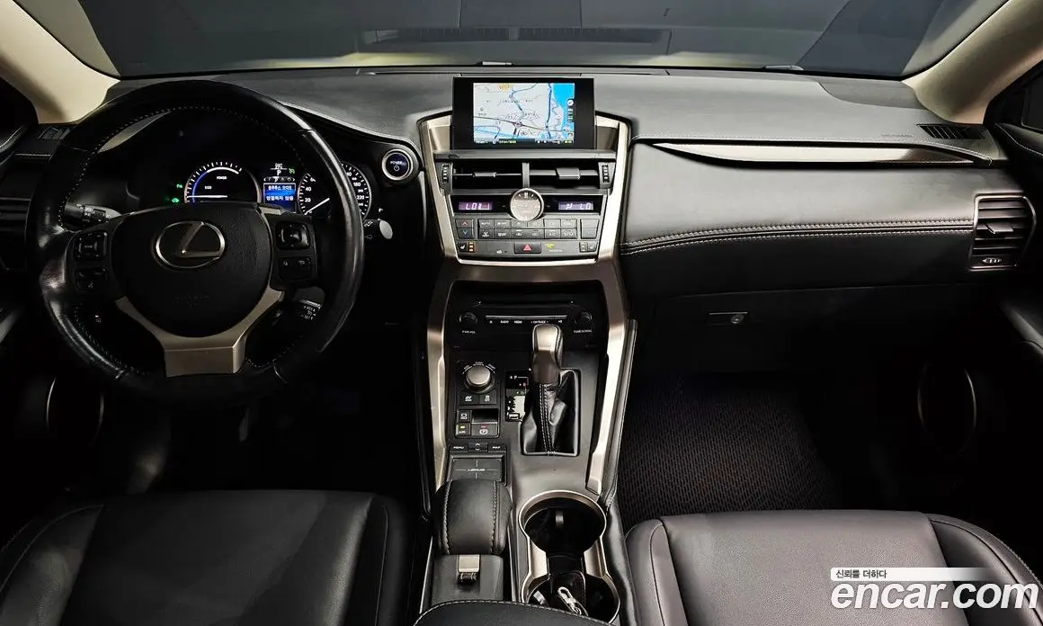 Lexus NX 2017 2.5 автомат (гидро), фото 7 Lexus NX 2017 2.5 автомат (гидро), фото 7