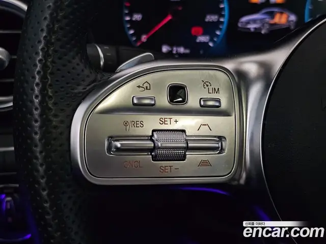Mercedes-Benz C-Class 2023 2.0 автомат (гидро), миниатюра 11