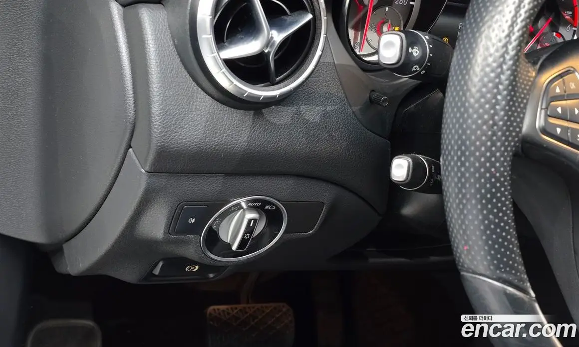 Mercedes-Benz CLA-Class 2015 2.1 автомат (гидро), фото 18 Mercedes-Benz CLA-Class 2015 2.1 автомат (гидро), фото 18
