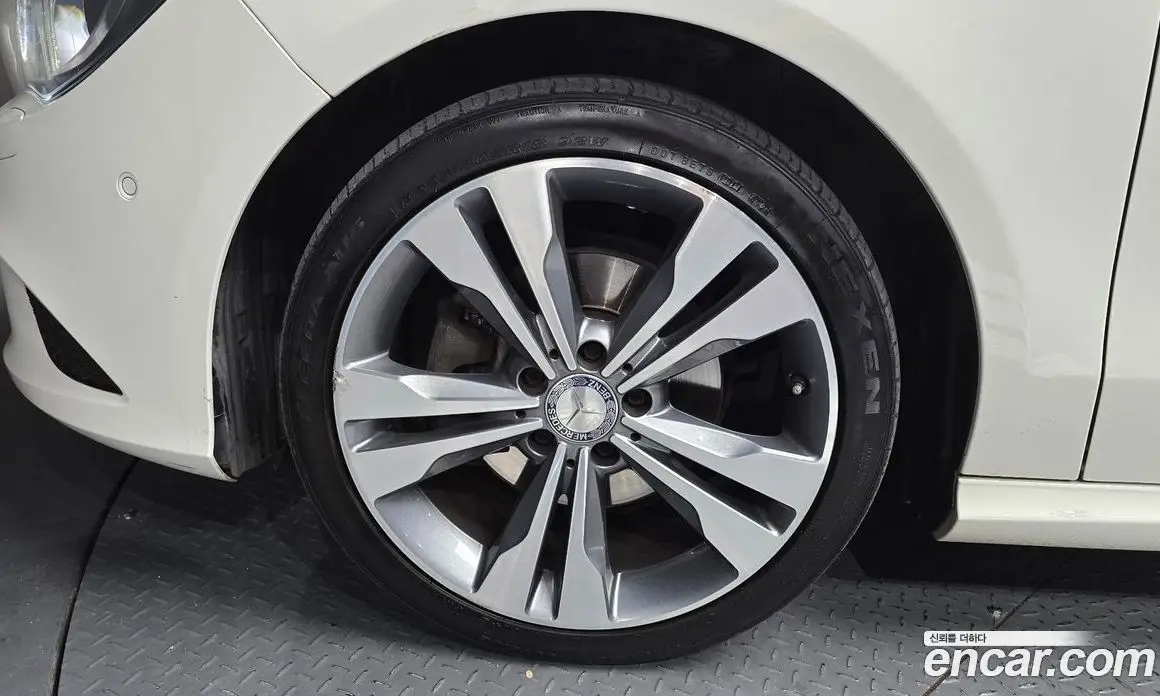 Mercedes-Benz CLA-Class 2015 2.1 автомат (гидро), фото 4 Mercedes-Benz CLA-Class 2015 2.1 автомат (гидро), фото 4