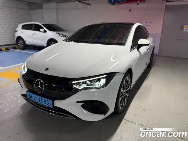 Mercedes-Benz EQE 2022 автомат (гидро), миниатюра 1