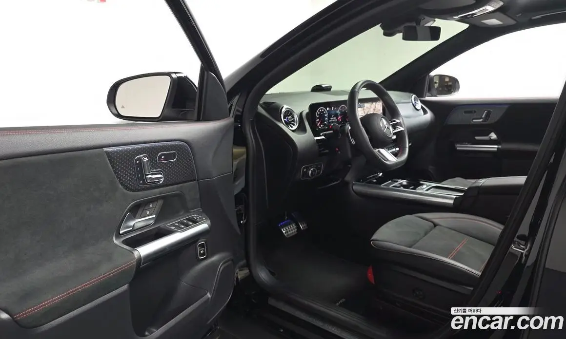 Mercedes-Benz GLA-Class 2025 2.0 автомат (гидро), фото 12