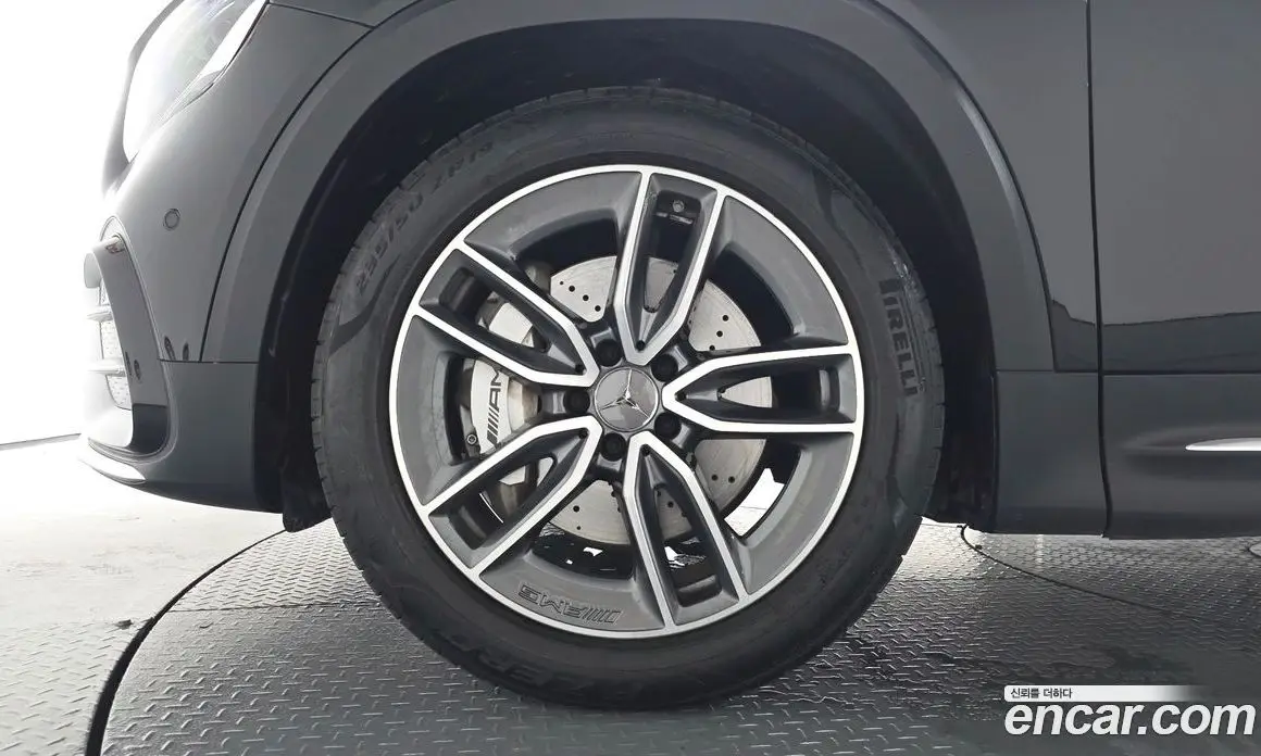 Mercedes-Benz GLB-Class 2025 2.0 автомат (гидро), фото 4