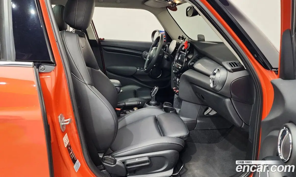 Mini Cooper 2021 1.5 автомат (гидро), фото 16