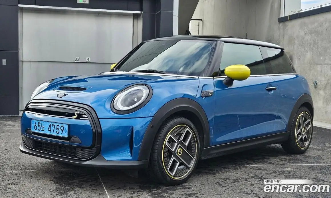 Mini Cooper 2023 автомат (гидро), фото 1 Mini Cooper 2023 автомат (гидро), фото 1