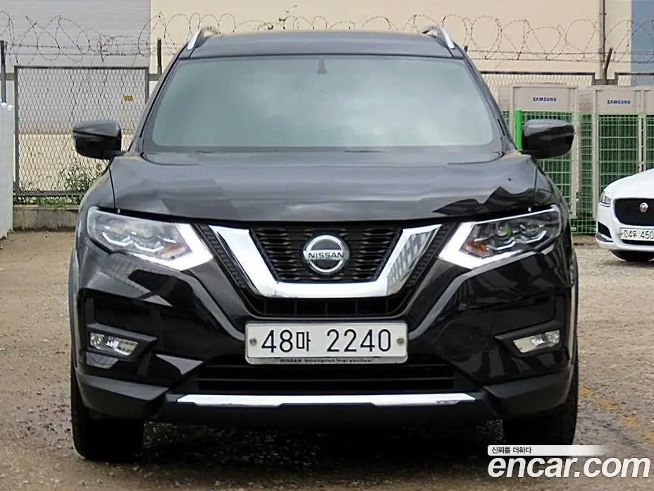 Nissan X-Trail 2018 2.5 автомат (гидро), фото 1 Nissan X-Trail 2018 2.5 автомат (гидро), фото 1
