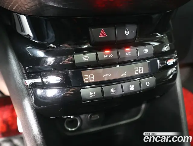 Peugeot 2008 2019 1.5 автомат (гидро), миниатюра 11