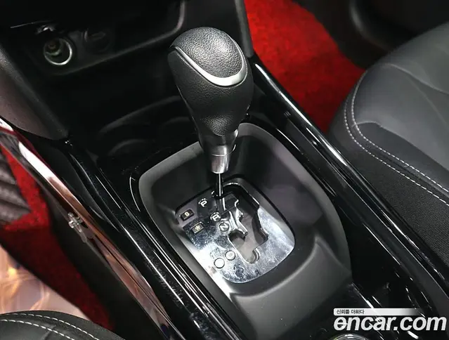 Peugeot 2008 2019 1.5 автомат (гидро), миниатюра 12