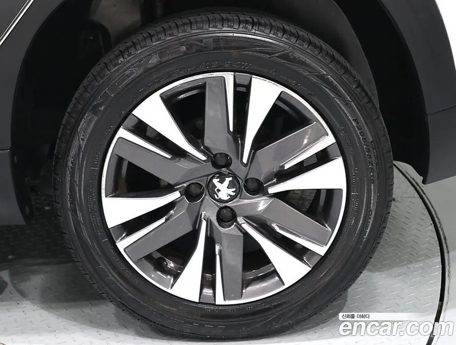 Peugeot 2008 2019 1.5 автомат (гидро), фото 17