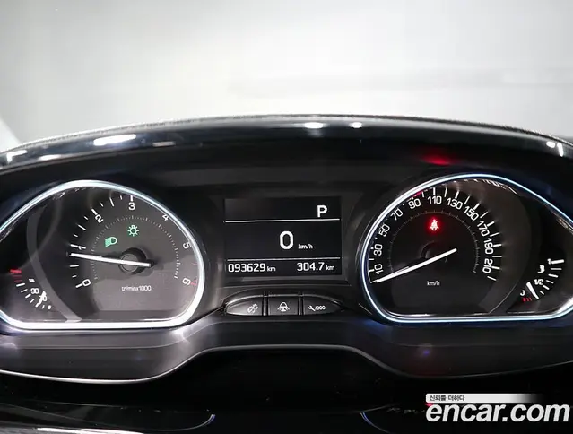 Peugeot 2008 2019 1.5 автомат (гидро), миниатюра 6
