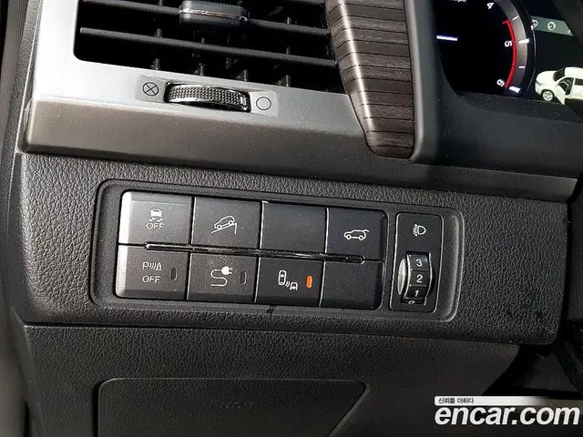 SsangYong Rexton 2018 2.2 автомат (гидро), миниатюра 10 SsangYong Rexton 2018 2.2 автомат (гидро), миниатюра 10