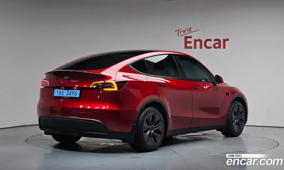 Tesla Model Y 2024 0.2 автомат (гидро), фото 1 Tesla Model Y 2024 0.2 автомат (гидро), фото 1