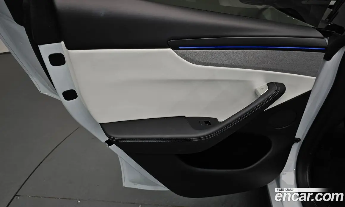 Tesla Model Y 2025 0.2 автомат (гидро), фото 14 Tesla Model Y 2025 0.2 автомат (гидро), фото 14
