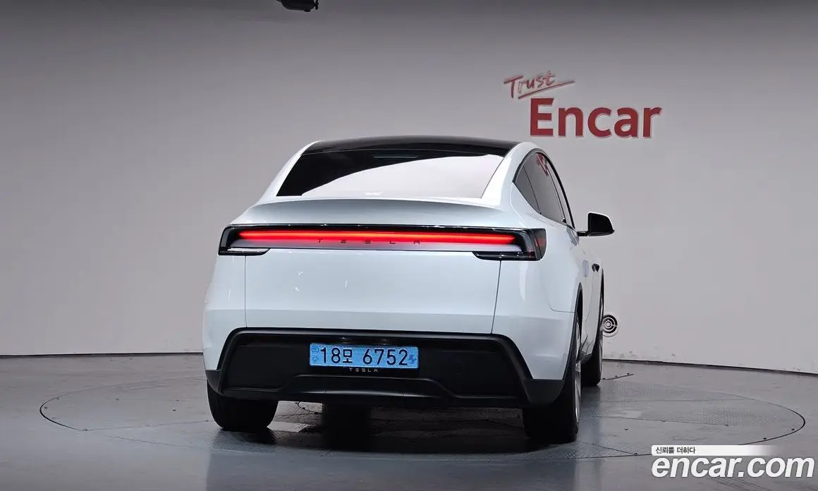 Tesla Model Y 2025 0.2 автомат (гидро), фото 3 Tesla Model Y 2025 0.2 автомат (гидро), фото 3