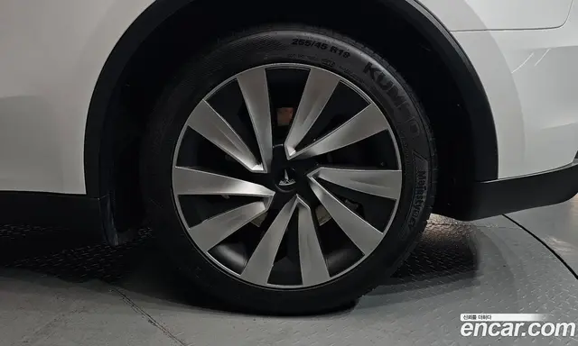 Tesla Model Y 2025 0.2 автомат (гидро), миниатюра 6 Tesla Model Y 2025 0.2 автомат (гидро), миниатюра 6