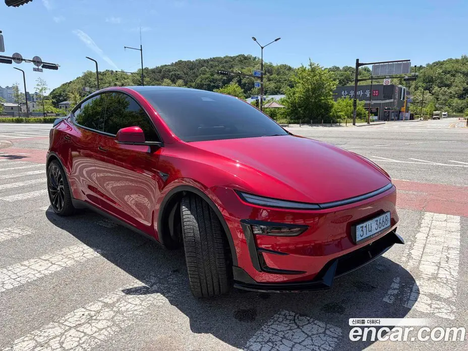Tesla Model Y 2025 1.0 автомат (гидро), фото 1 Tesla Model Y 2025 1.0 автомат (гидро), фото 1
