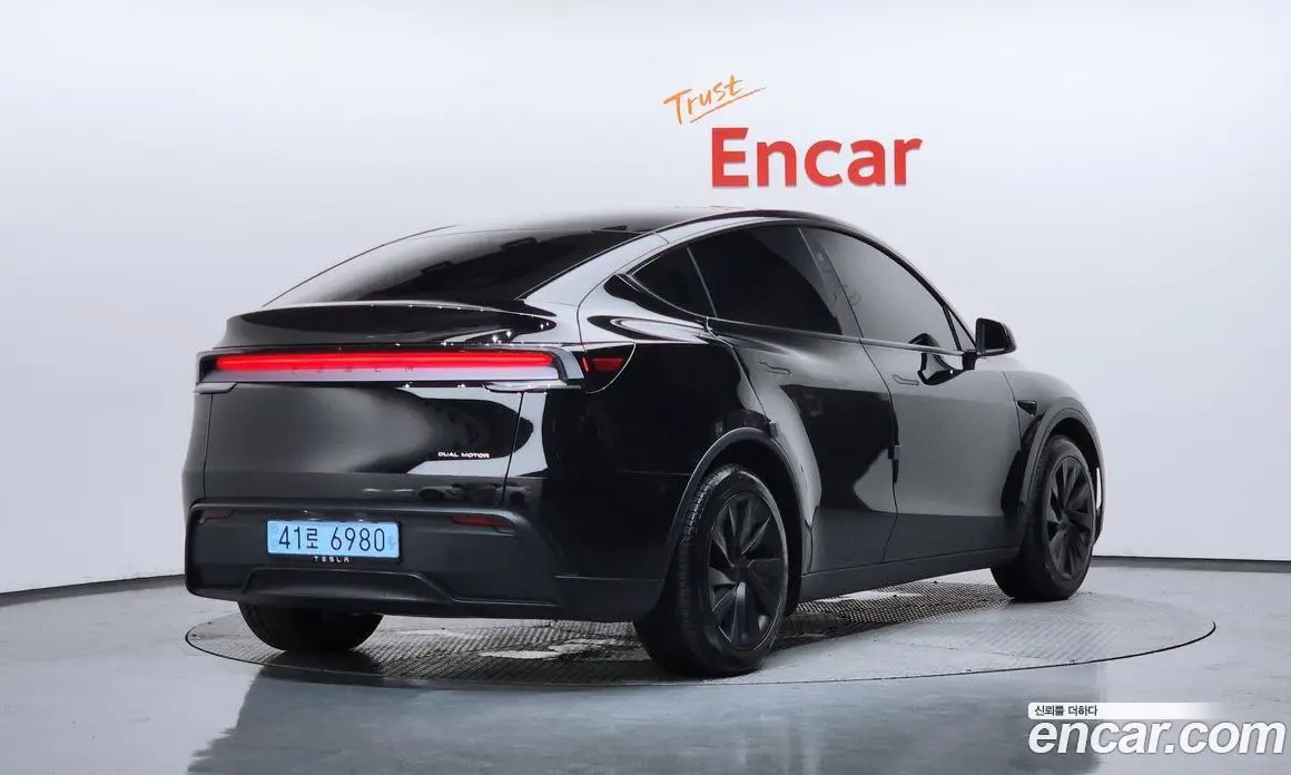 Tesla Model Y 2026 0.2 автомат (гидро), фото 2 Tesla Model Y 2026 0.2 автомат (гидро), фото 2