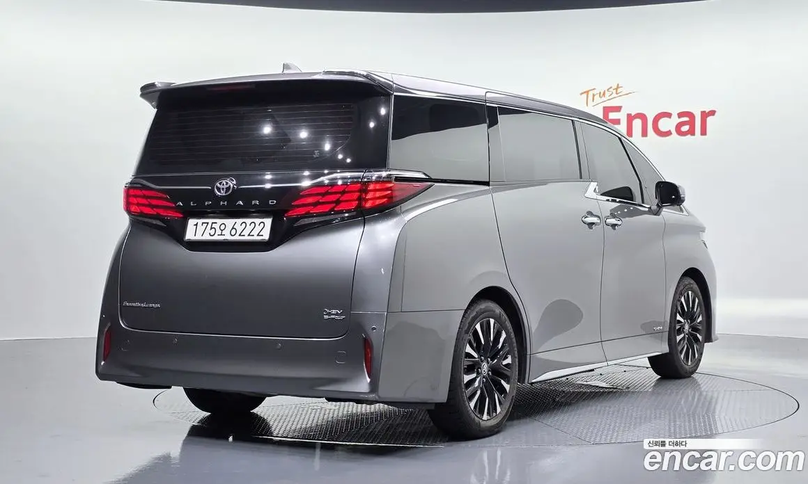 Toyota Alphard 2025 2.5 автомат (гидро), фото 2 Toyota Alphard 2025 2.5 автомат (гидро), фото 2
