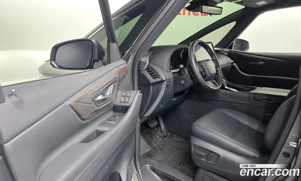 Toyota Alphard 2025 2.5 автомат (гидро), фото 13 Toyota Alphard 2025 2.5 автомат (гидро), фото 13