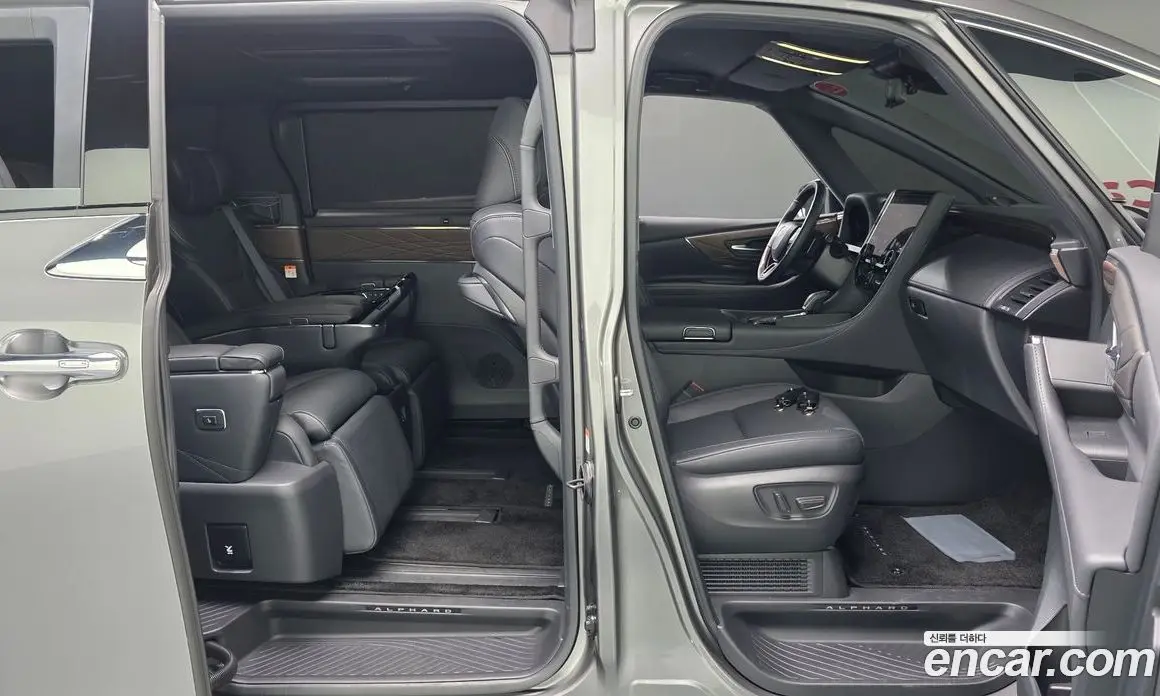 Toyota Alphard 2025 2.5 автомат (гидро), фото 16 Toyota Alphard 2025 2.5 автомат (гидро), фото 16