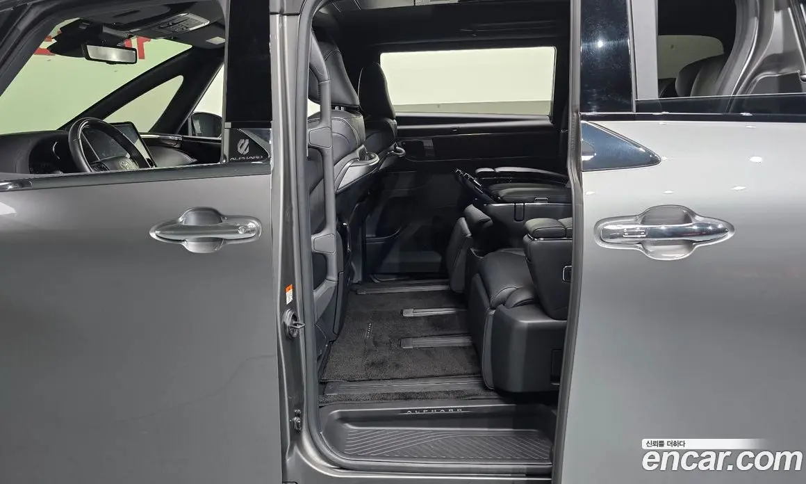Toyota Alphard 2025 2.5 автомат (гидро), фото 17 Toyota Alphard 2025 2.5 автомат (гидро), фото 17
