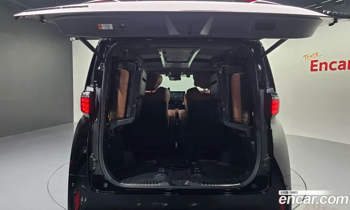 Toyota Alphard 2025 2.5 автомат (гидро), фото 20