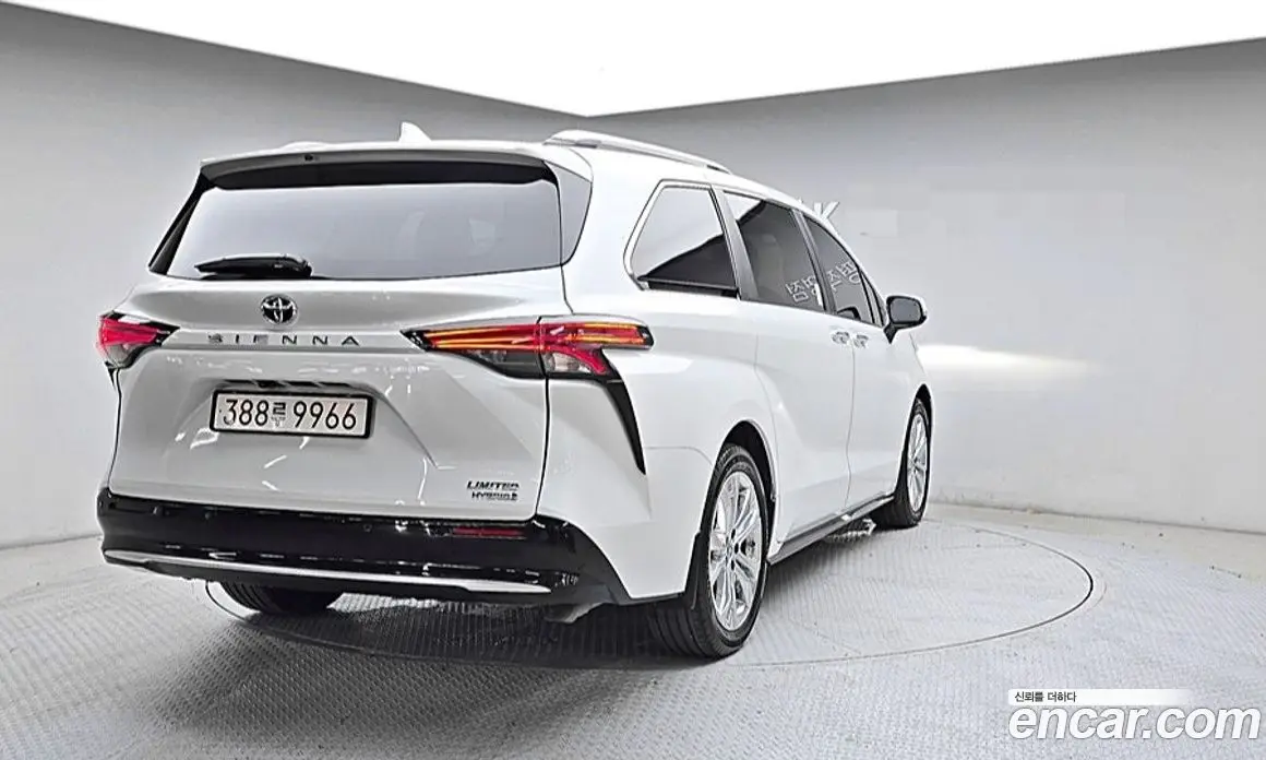 Toyota Sienna 2023 2.5 автомат (гидро), фото 2 Toyota Sienna 2023 2.5 автомат (гидро), фото 2