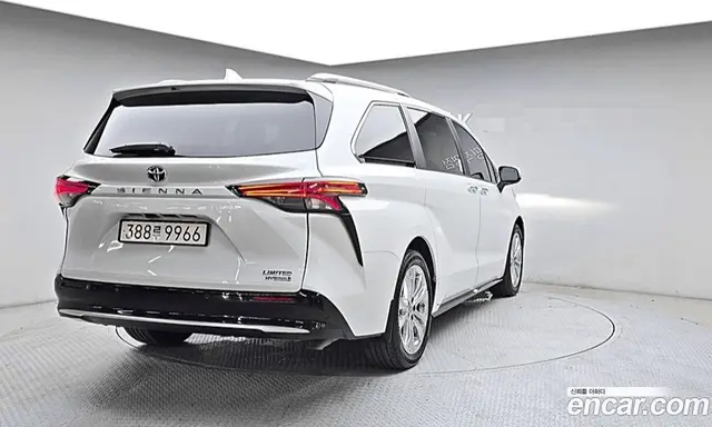 Toyota Sienna 2023 2.5 автомат (гидро), миниатюра 2 Toyota Sienna 2023 2.5 автомат (гидро), миниатюра 2