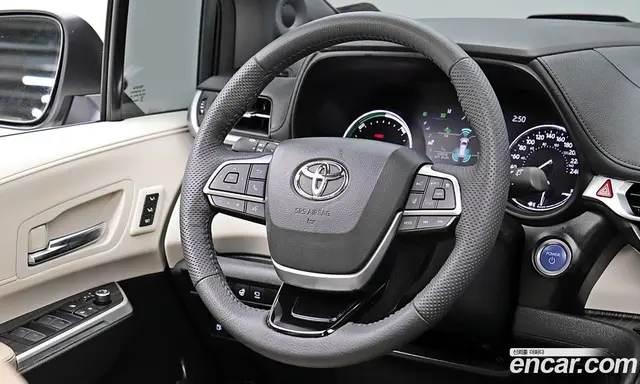 Toyota Sienna 2023 2.5 автомат (гидро), миниатюра 11 Toyota Sienna 2023 2.5 автомат (гидро), миниатюра 11