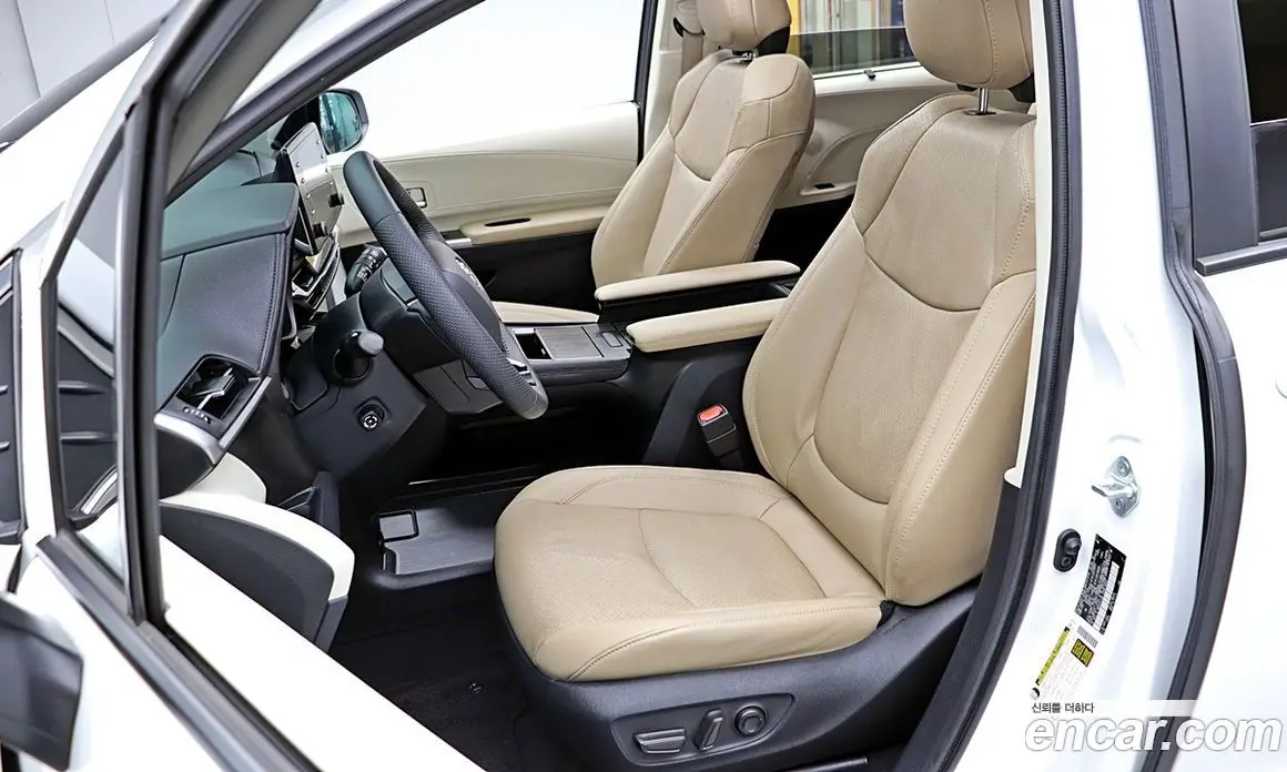 Toyota Sienna 2023 2.5 автомат (гидро), фото 8 Toyota Sienna 2023 2.5 автомат (гидро), фото 8