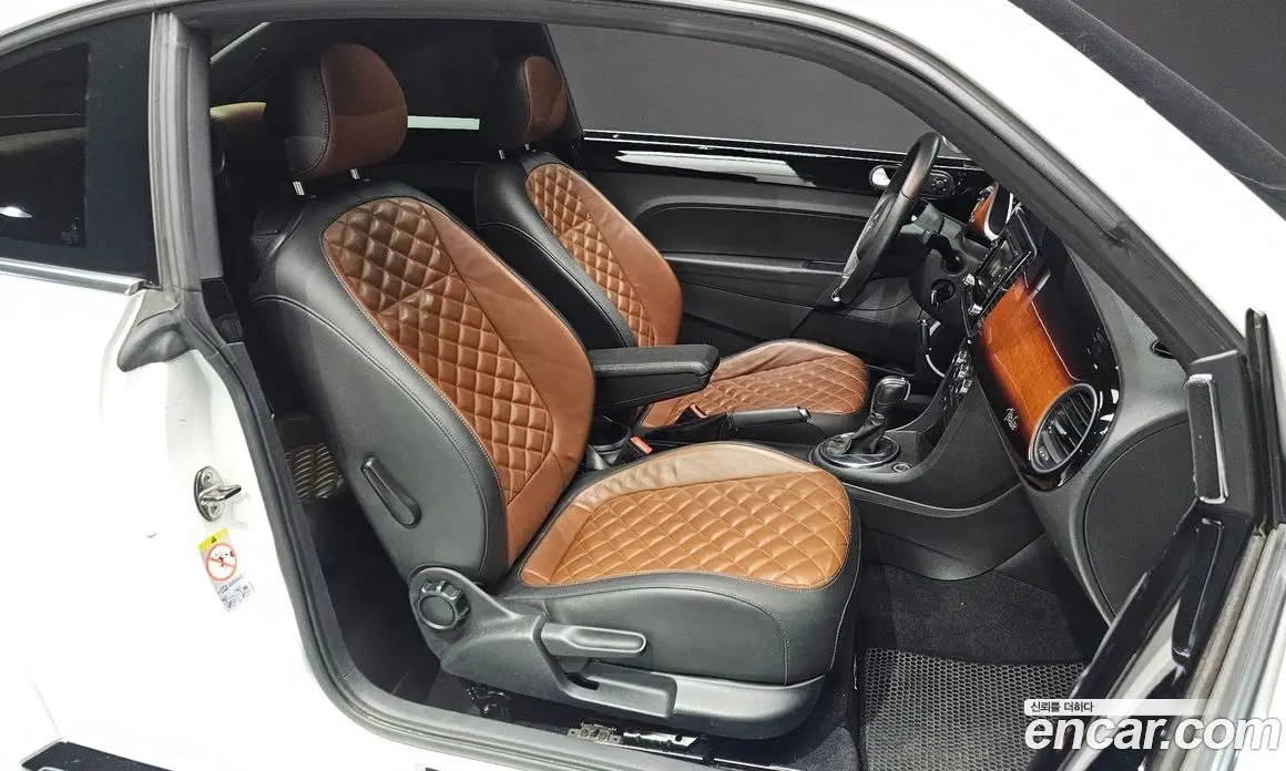 Volkswagen Beatle 2014 2.0 автомат (гидро), фото 11 Volkswagen Beatle 2014 2.0 автомат (гидро), фото 11
