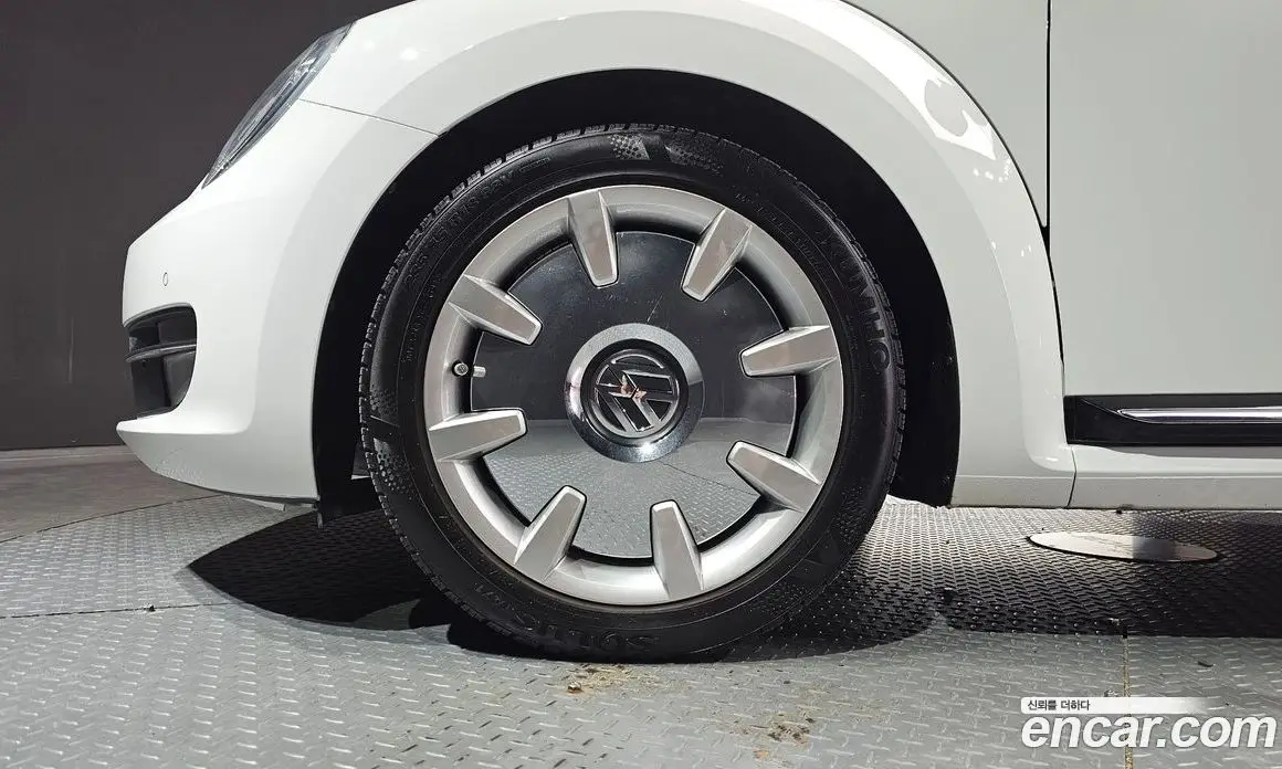 Volkswagen Beatle 2014 2.0 автомат (гидро), фото 5 Volkswagen Beatle 2014 2.0 автомат (гидро), фото 5