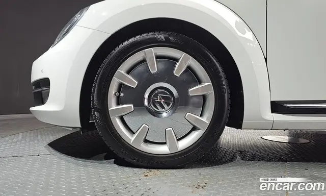 Volkswagen Beatle 2014 2.0 автомат (гидро), миниатюра 5 Volkswagen Beatle 2014 2.0 автомат (гидро), миниатюра 5