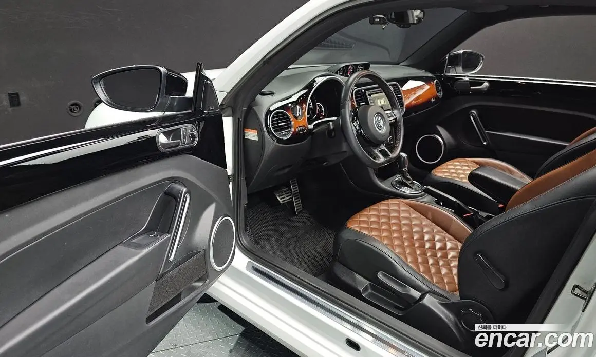 Volkswagen Beatle 2014 2.0 автомат (гидро), фото 10 Volkswagen Beatle 2014 2.0 автомат (гидро), фото 10