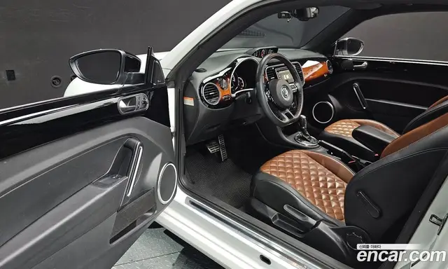 Volkswagen Beatle 2014 2.0 автомат (гидро), миниатюра 10 Volkswagen Beatle 2014 2.0 автомат (гидро), миниатюра 10