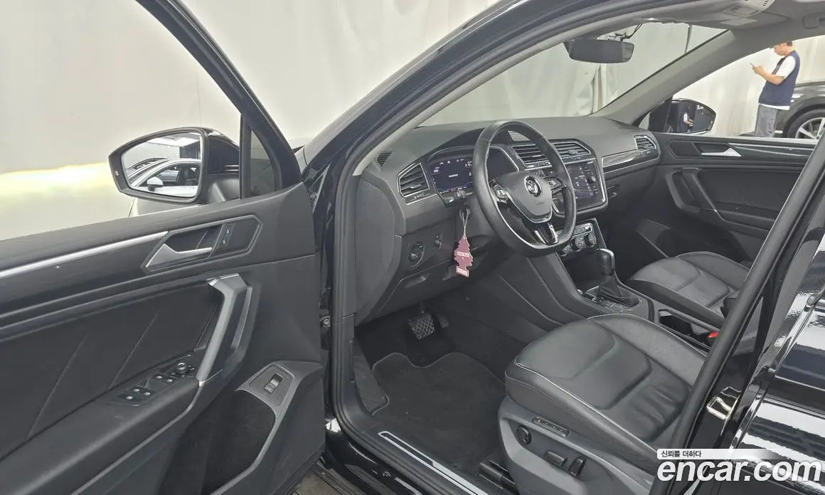 Volkswagen Tiguan 2020 2.0 автомат (гидро), фото 10