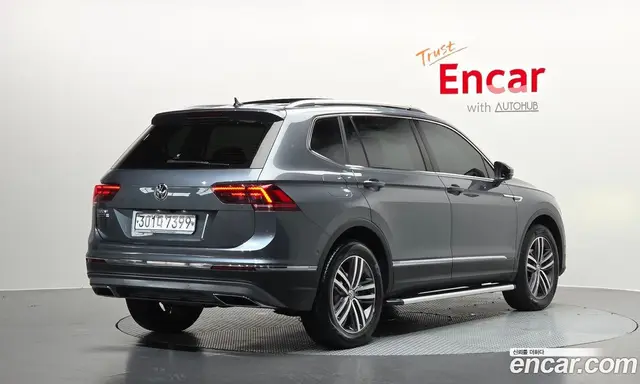 Volkswagen Tiguan 2020 2.0 автомат (гидро), миниатюра 1 Volkswagen Tiguan 2020 2.0 автомат (гидро), миниатюра 1
