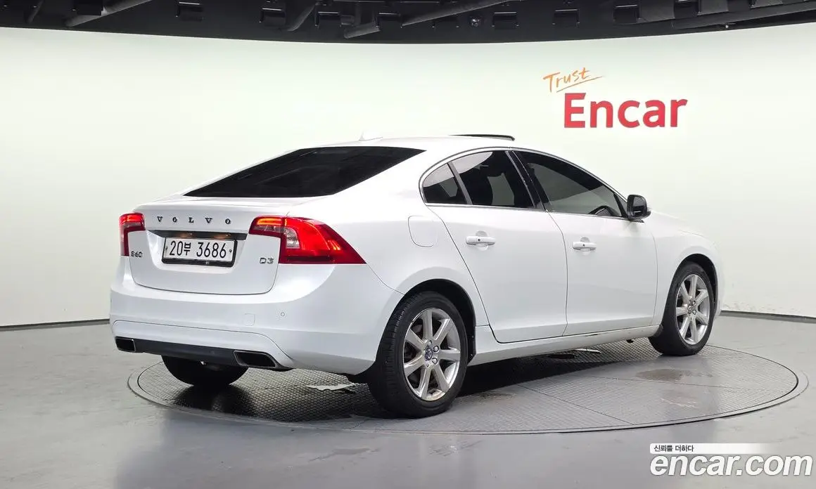Volvo S60 2017 2.0 автомат (гидро), фото 2 Volvo S60 2017 2.0 автомат (гидро), фото 2