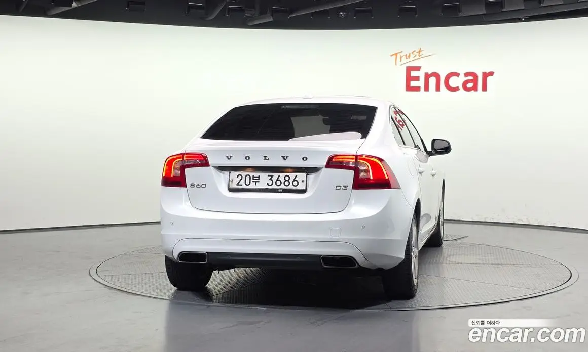 Volvo S60 2017 2.0 автомат (гидро), фото 4 Volvo S60 2017 2.0 автомат (гидро), фото 4
