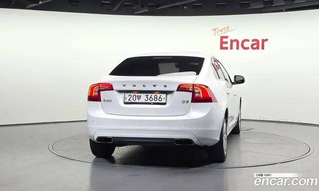 Volvo S60 2017 2.0 автомат (гидро), миниатюра 4 Volvo S60 2017 2.0 автомат (гидро), миниатюра 4